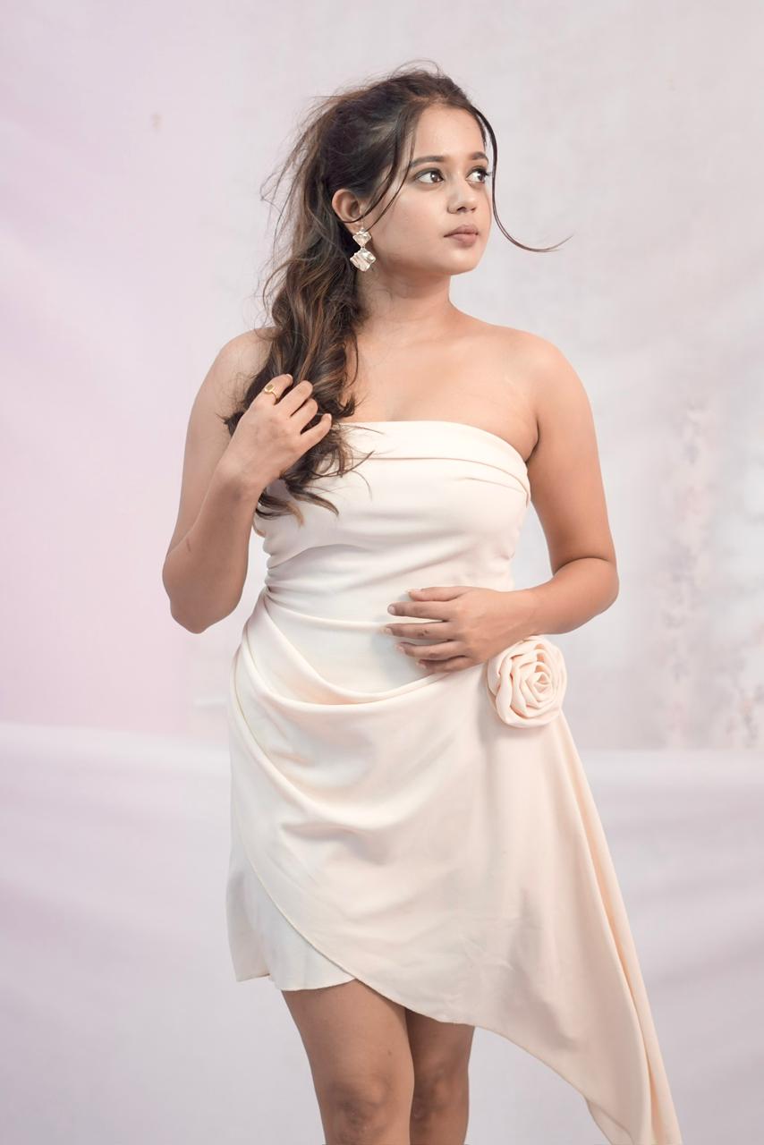Dr Akanksha
